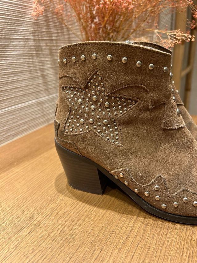 Botin piel Ercilla. le faltan 2 chinchetas