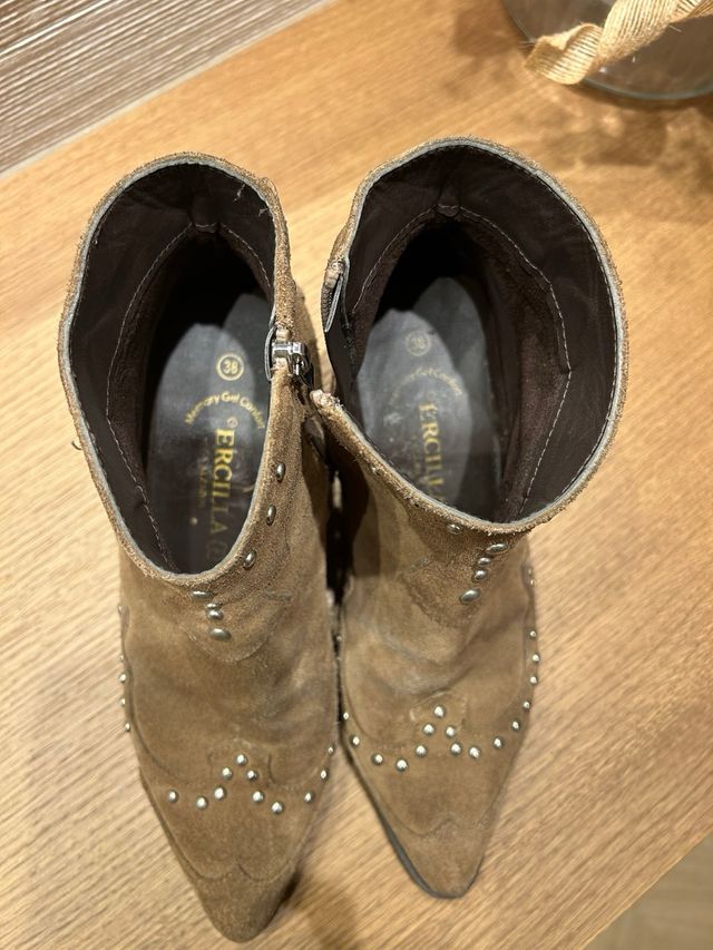 Botin piel Ercilla. le faltan 2 chinchetas