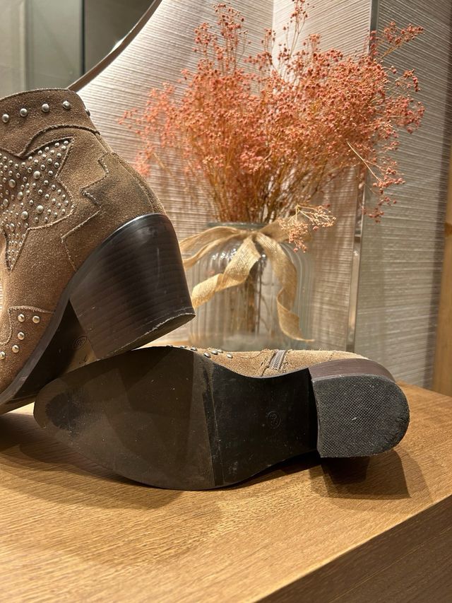 Botin piel Ercilla. le faltan 2 chinchetas