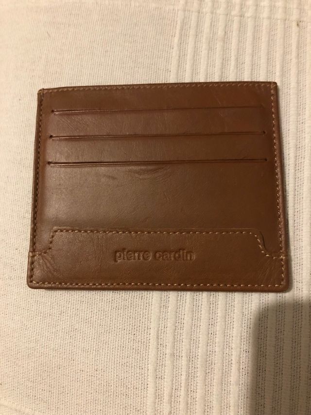 Billetera tarjetas, billetes. Pierre Cardin