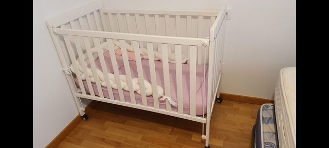 Cuna blanca con colchón