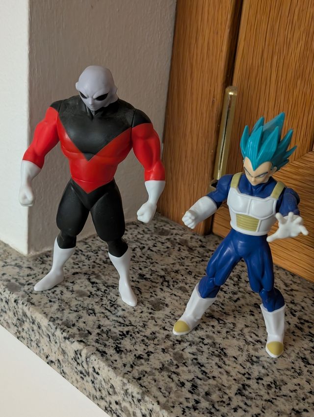 Action figure Kinder Dragon ball