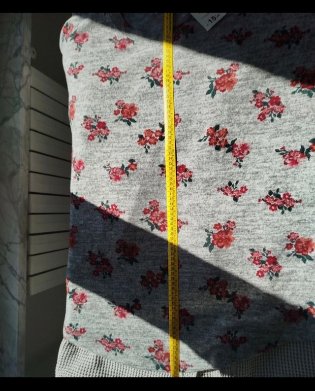 Maglioncino oversize a fiori