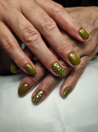Manicura y pedicura  a domicilio  