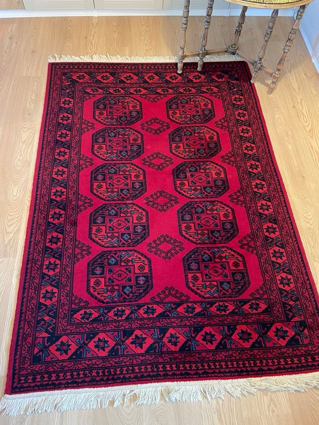 ALFOMBRA roja de lana