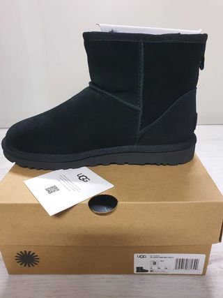 UGG  Classic Mini Side Logo II 1134962 nero T. 39