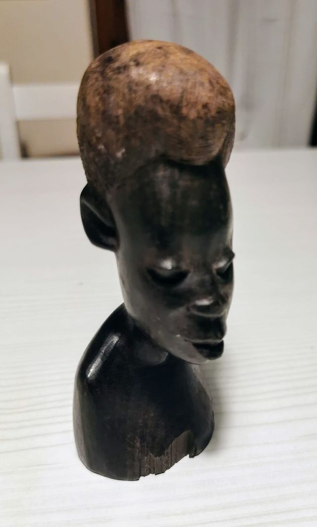 Donna indigena scultura in Ebano. H 12,5