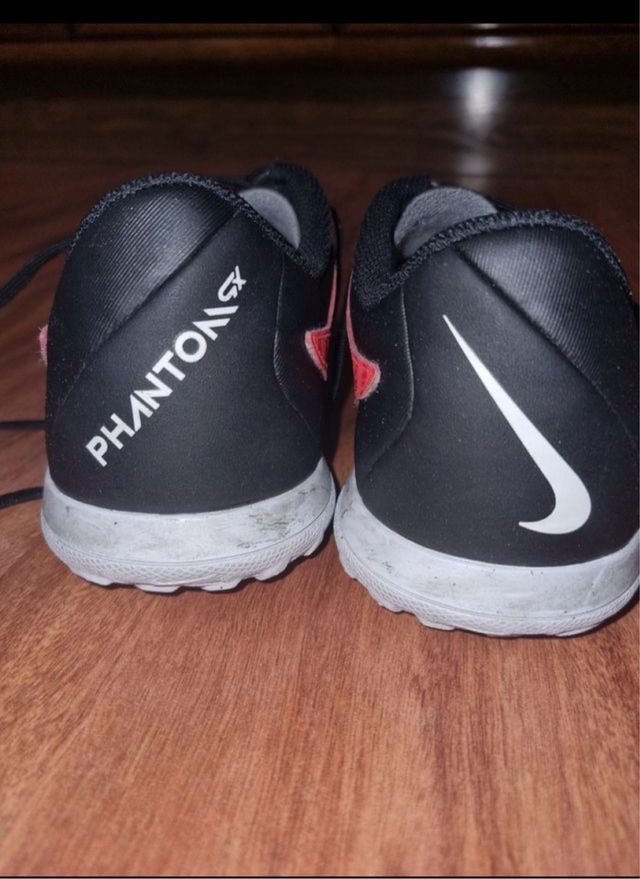 Botas fútbol Nike - casi nuevasn. 38.5 multitacos