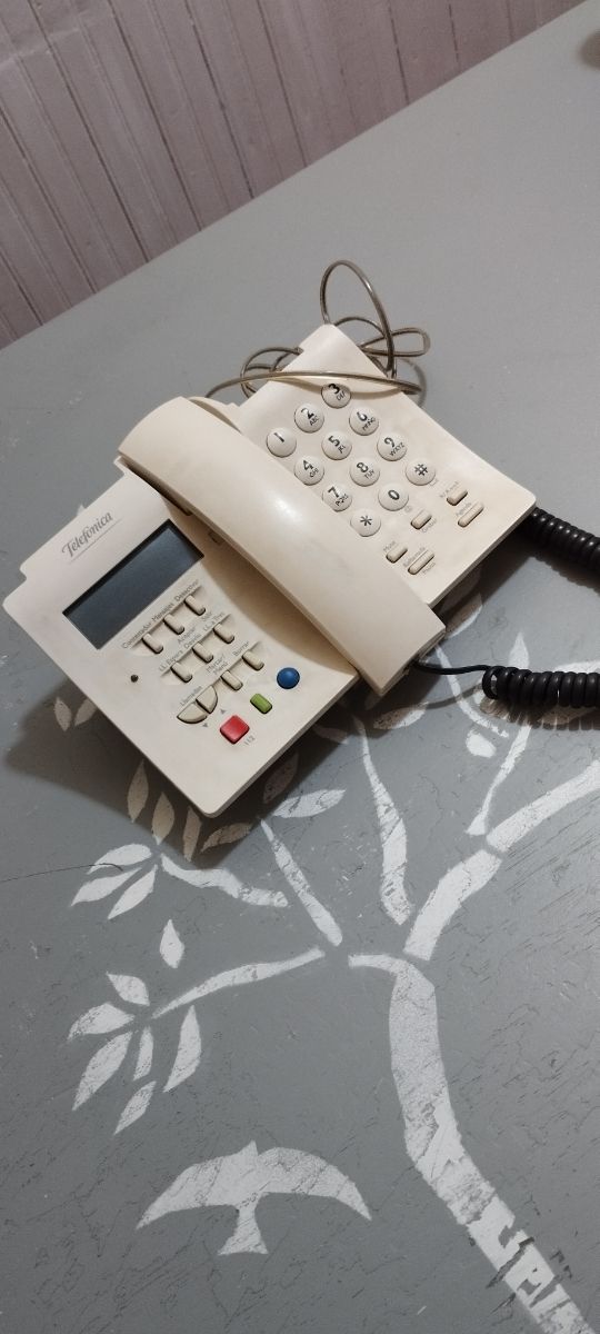 Teléfono de mesa con cable