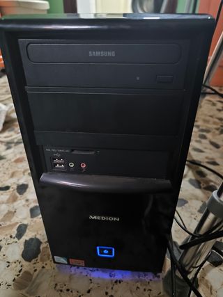 Pc Packard Bell completo y Pc Medion