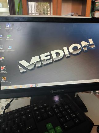 Pc Packard Bell completo y Pc Medion