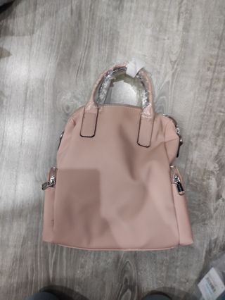 Bolso moderno con cartera a juego