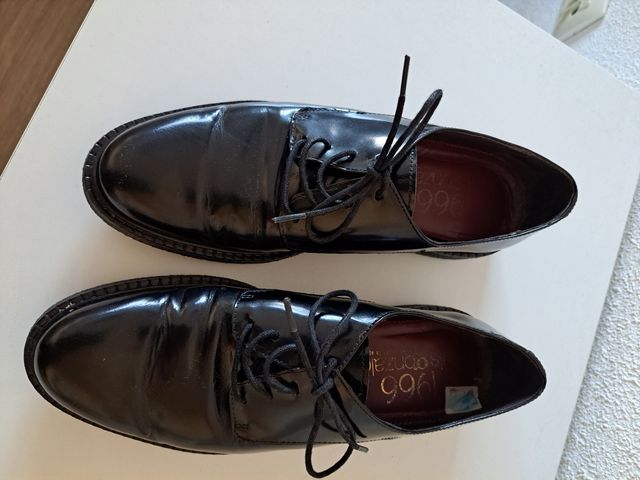 Zapatos de mujer negros planos