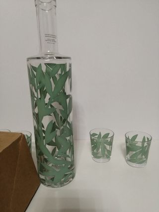 set bottiglia liquore e 6pz bicchierini Egizia