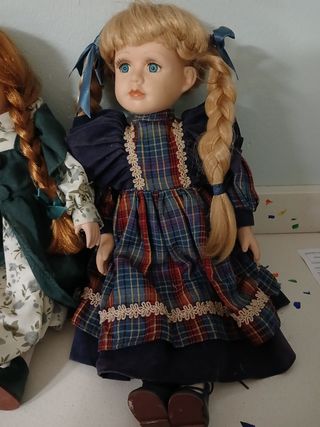 2 bambole in ceramica