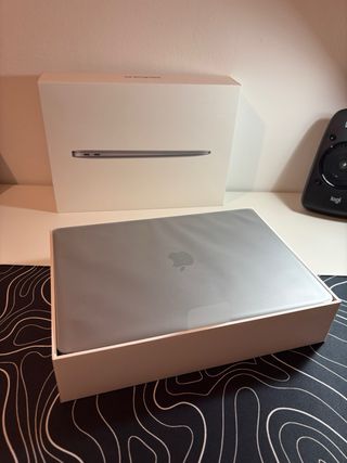 MACBOOK AIR M1 16GB RAM 256GB ALMACENAMIENTO
