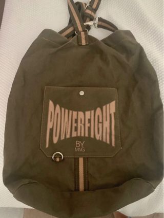 Mochila caqui MNG