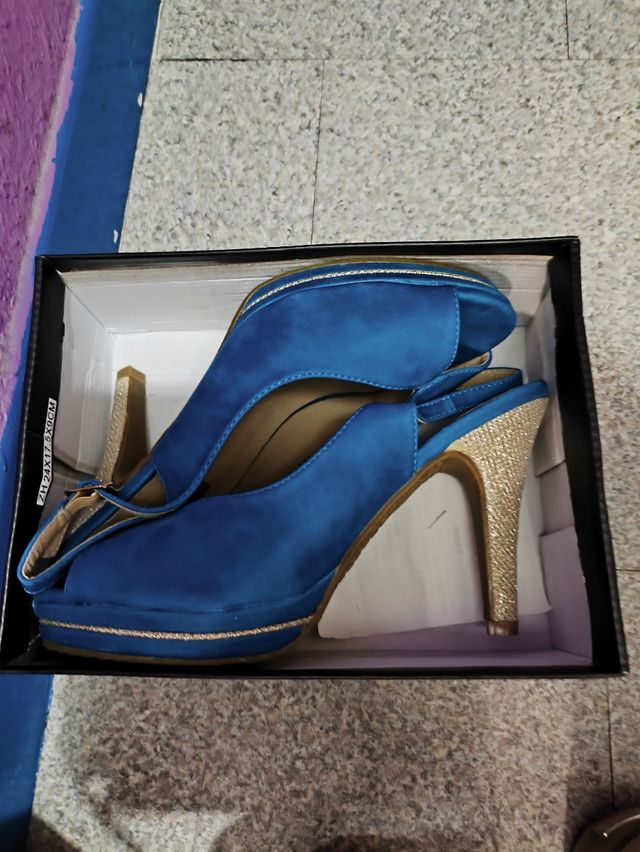 Zapatos de vestir nuevos