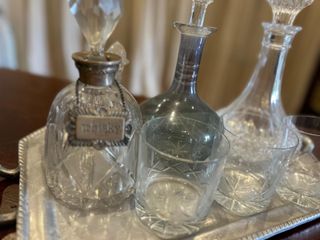 Licoreras vasos  vidrio y plaquín