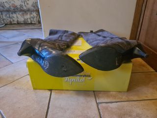 Stivali pelle e scamosciati molto particolari