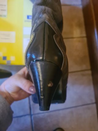 Stivali pelle e scamosciati molto particolari