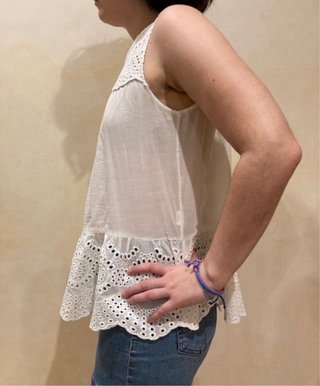 Blusa blanca sin mangas
