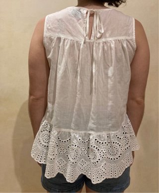 Blusa blanca sin mangas