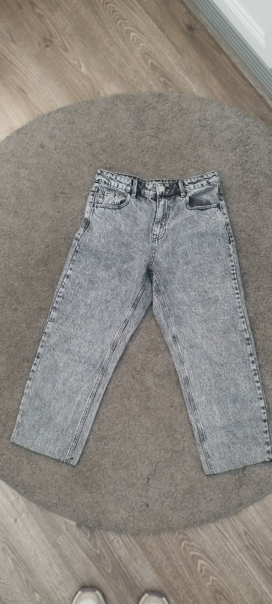 Jean mujer, gris. Stradivarius. Talla 38