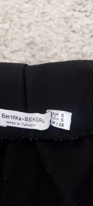 Pantalón deporte. Mujer. S. Bershka 