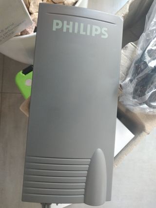 Antenna televisiva UHF