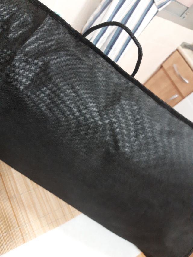 Almohada viscoelástica y plumas