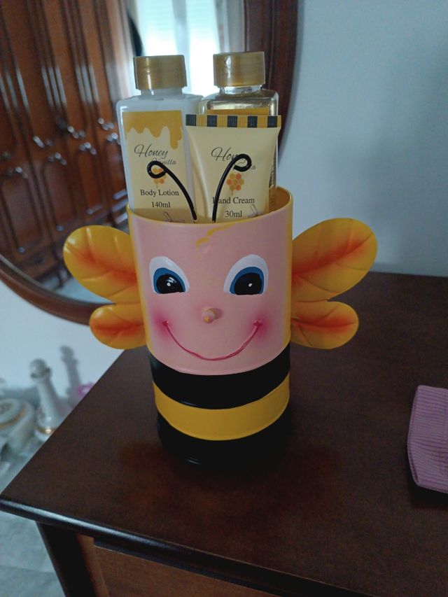 Conjunto loción, gel y crema a estrenar 