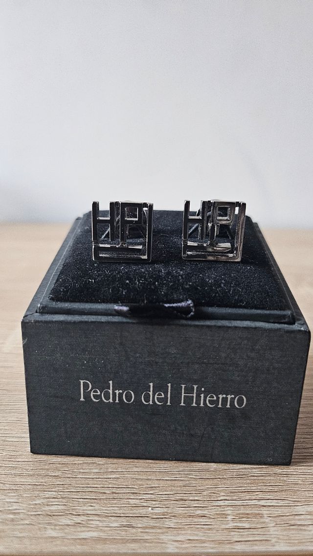 Gemelos Pedro del Hierro