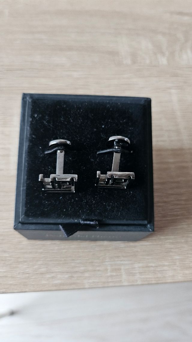 Gemelos Pedro del Hierro