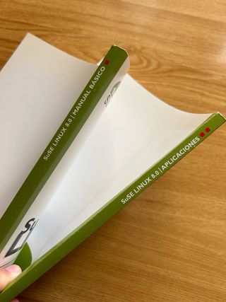 2 libros Suse Linux 8.0
