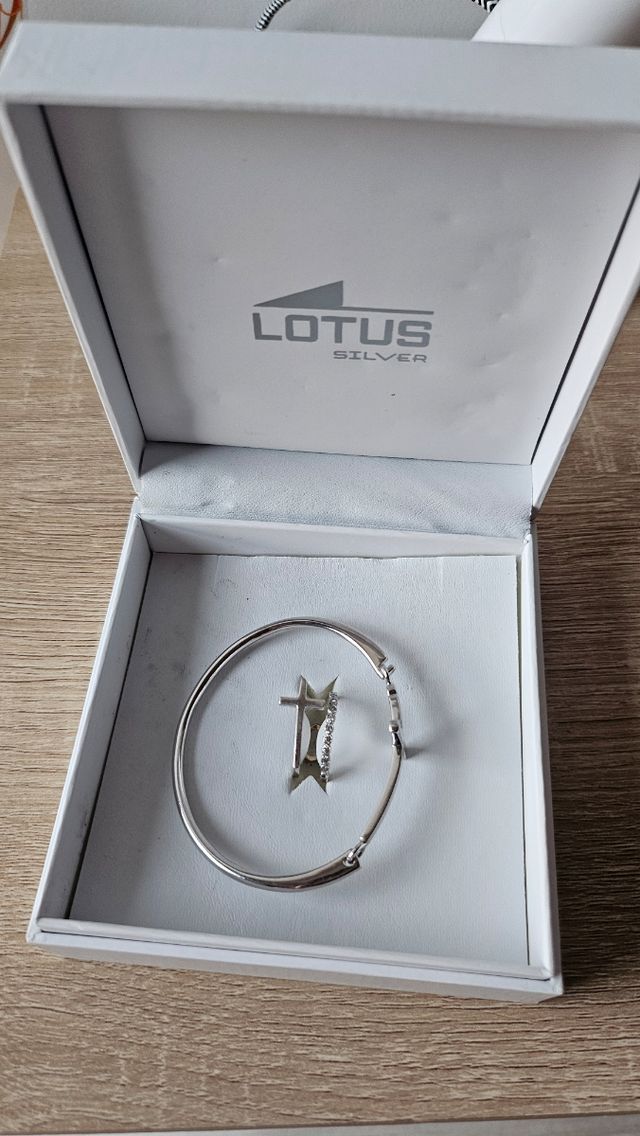 Conjunto pulsera y anillo 💍 LOTUS