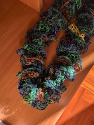 Sciarpa ricamata a mano