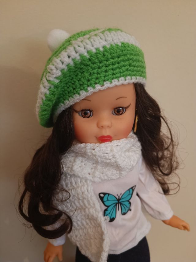 Boina y bufanda muñeca Nancy