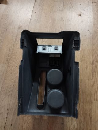 Plástico freno mano vitara 5p