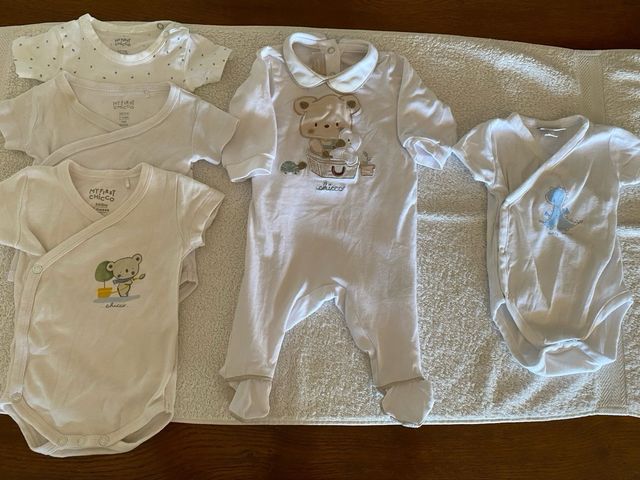 Set neonato 1 mese 5 pezzi Chicco