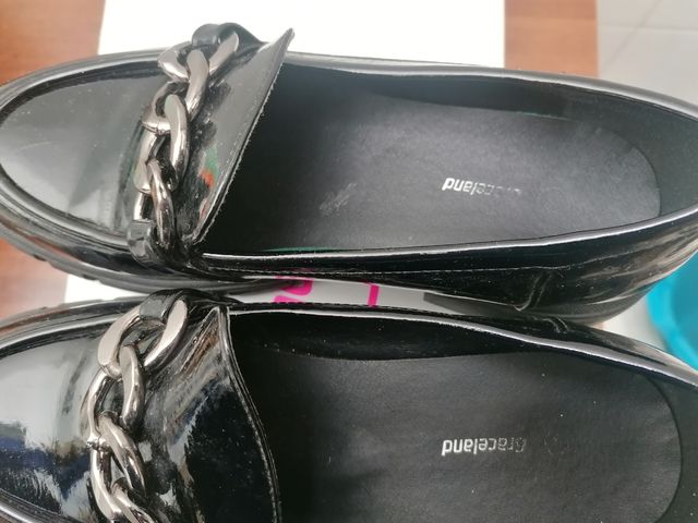 Scarpe basse di vernice lucide n35