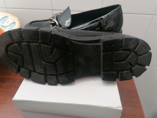 Scarpe basse di vernice lucide n35