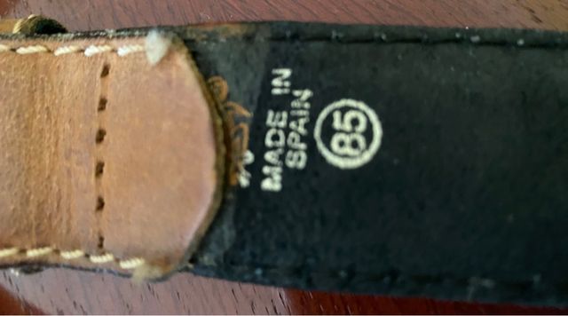 Cinturón perros bordados