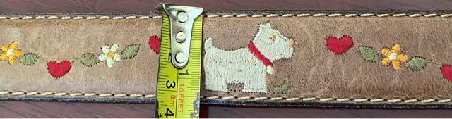 Cinturón perros bordados