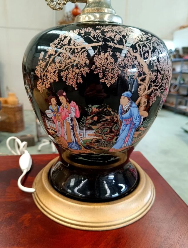 Lámpara oriental antigua