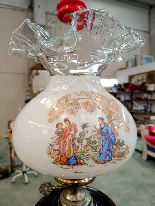 Lámpara oriental antigua