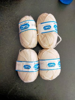Gomitoli pura lana vergine color panna