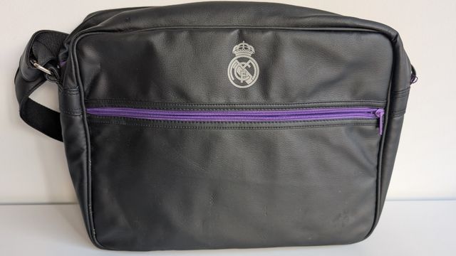 Maletín Real Madrid negro y morado