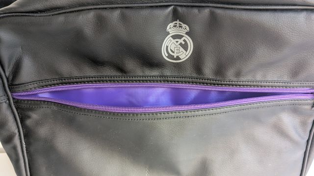 Maletín Real Madrid negro y morado