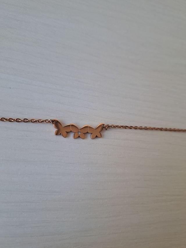 Collana con tre farfalle